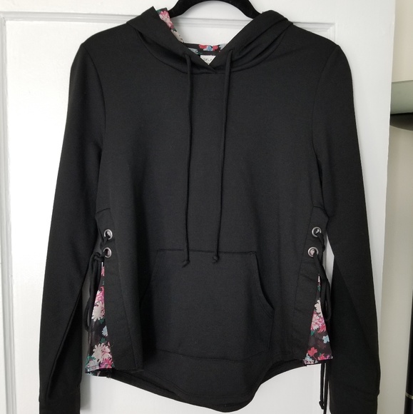 NWOT-M Black Floral Hoodie - Picture 3 of 8